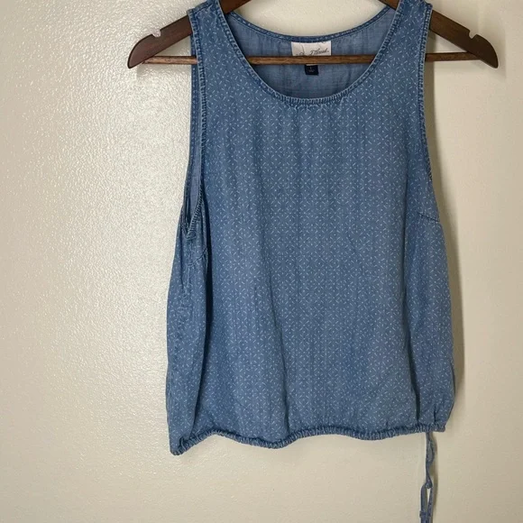 Universal Thread Blue Chambray Print Tank Top - Picture 9 of 10